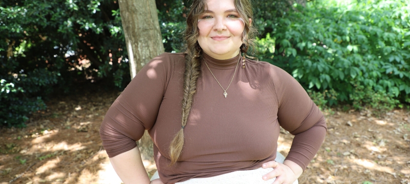 photo of woman outdoors, day