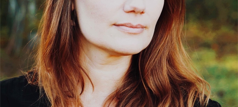 headshot photo of woman