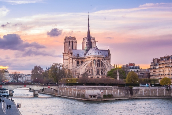photo of Notre-Dame cathedral from the pont de Tournelle