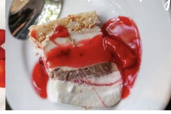 two photos of pie